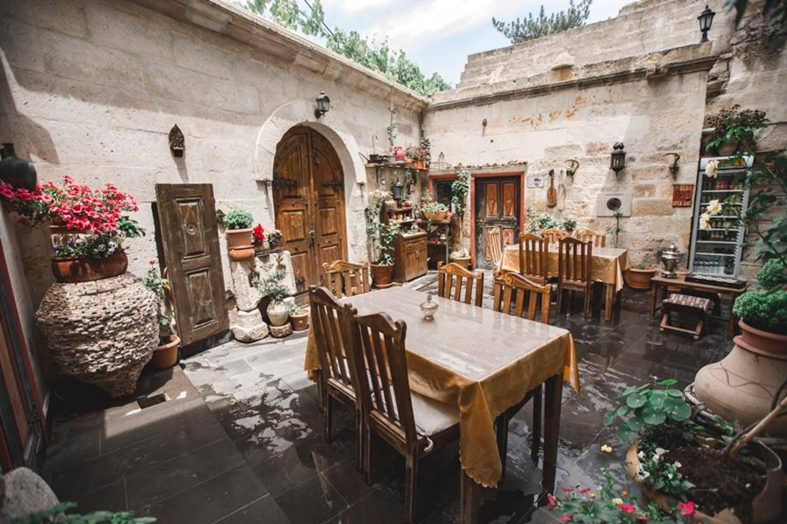 Kardesler Cave Hotel Ürgüp Exteriör bild