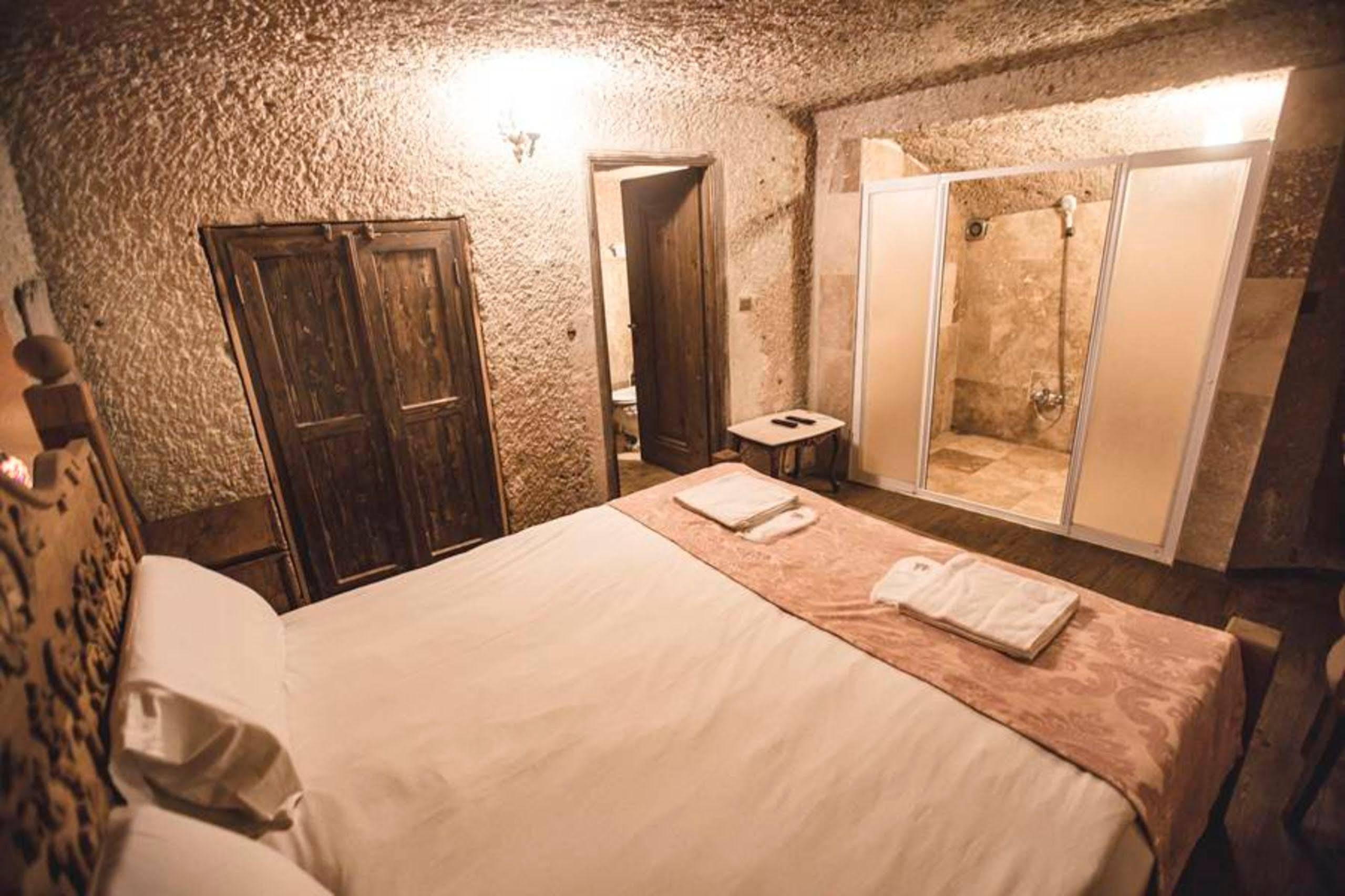 Kardesler Cave Hotel Ürgüp Exteriör bild