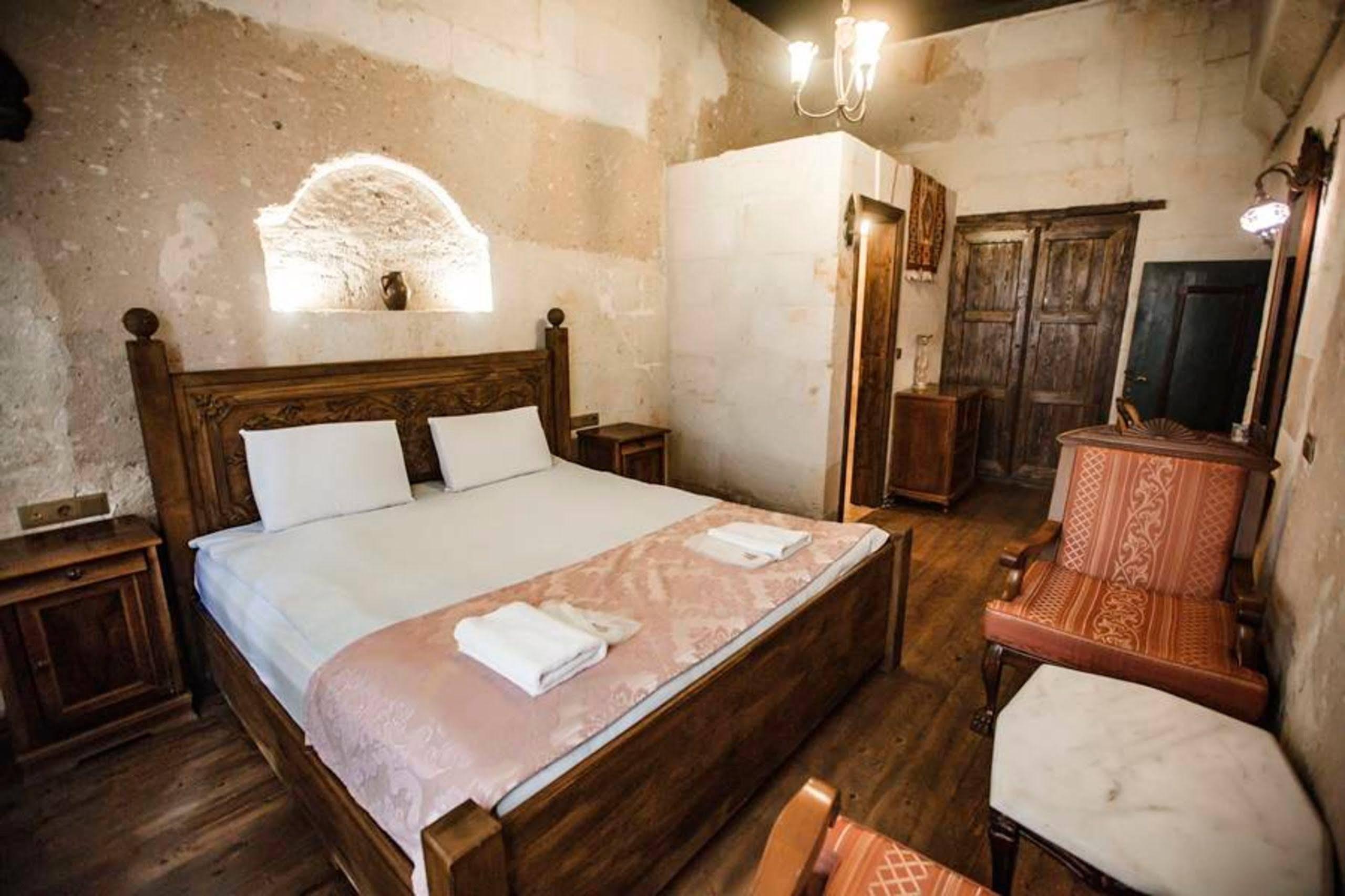 Kardesler Cave Hotel Ürgüp Exteriör bild