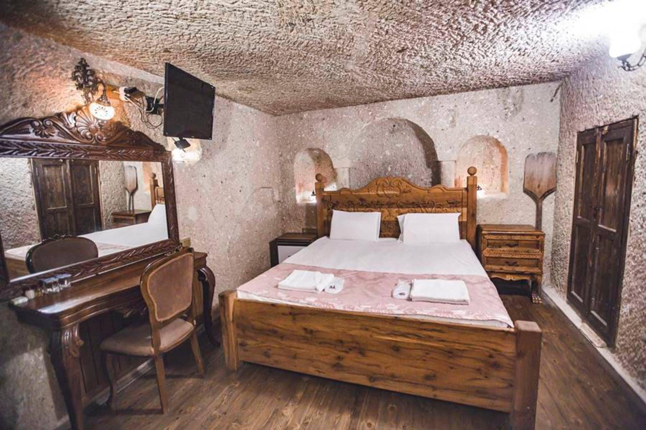 Kardesler Cave Hotel Ürgüp Exteriör bild